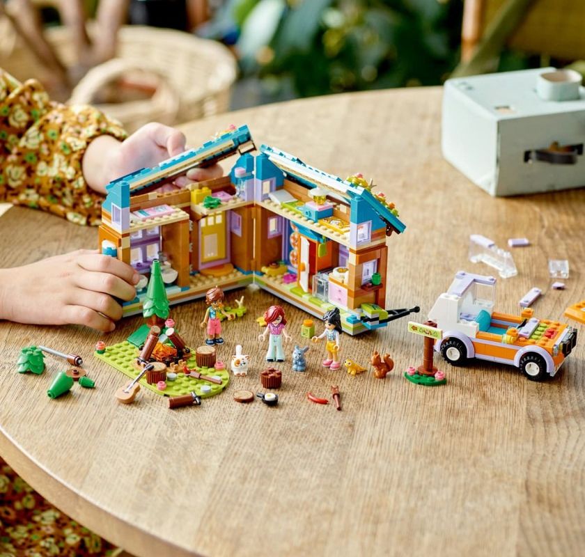 Подорожуйте Разом із Крихітним Мобільним Будиночком LEGO Friends!