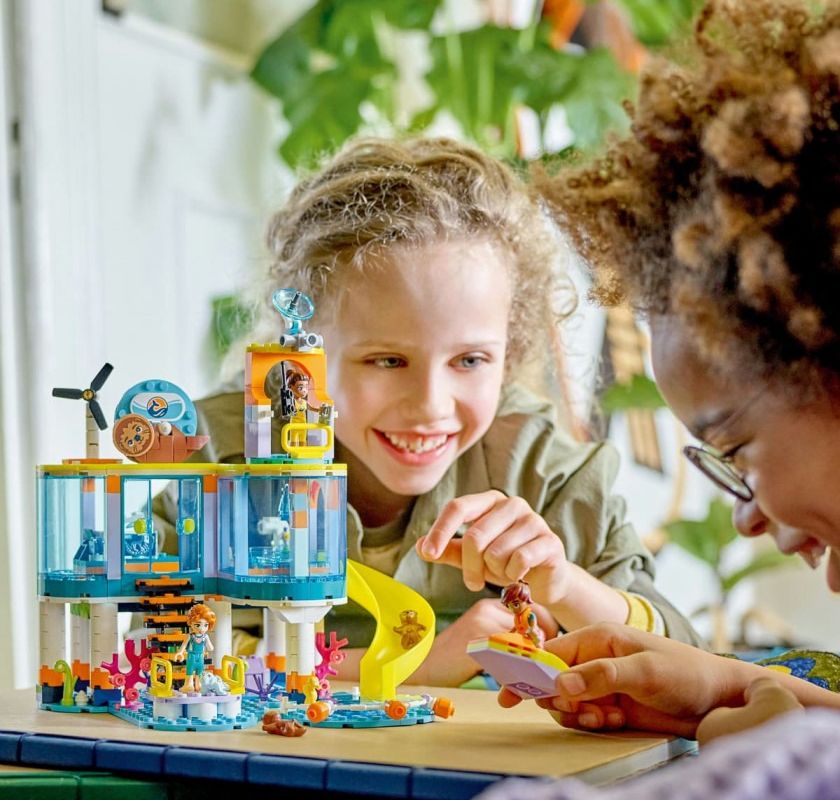 LEGO Friends: Відвідайте Морський Рятувальний Центр для Безмежних Пригод!
