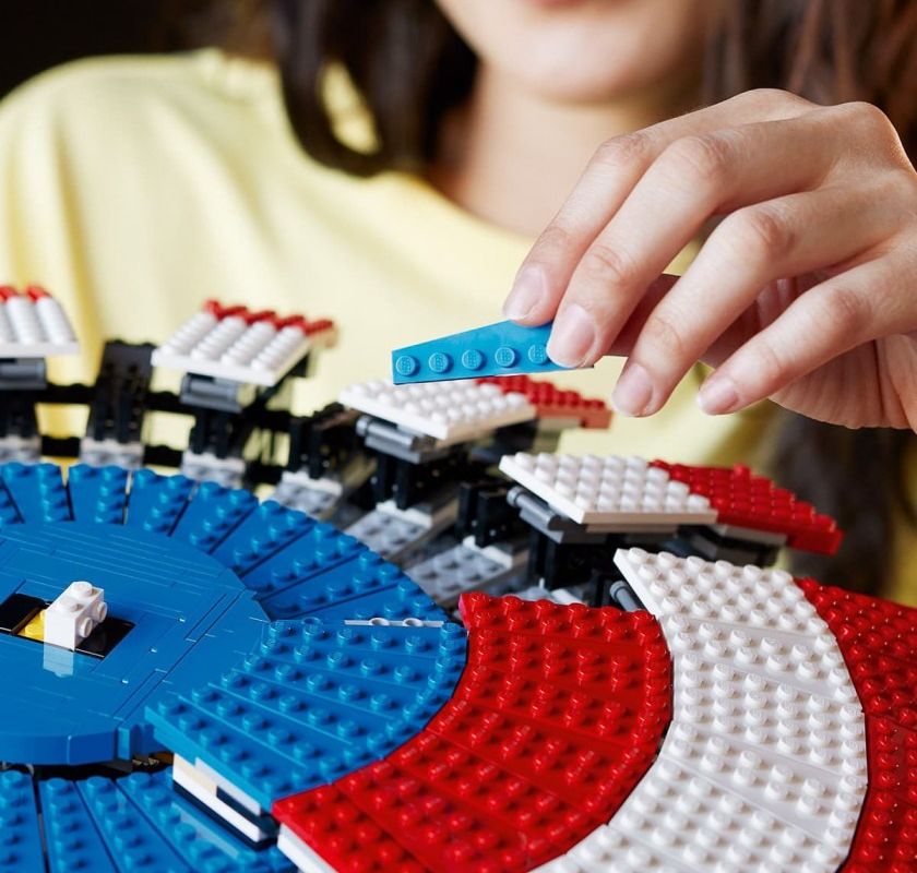 Відчуйте Силу Супергероя: LEGO Капітан Америка та Його Інтригуючий Щит