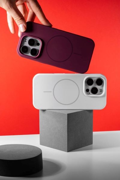 Silicone Case with Button, Animation & MagSafe iPhone 17 Pro (1:1 original), Midnight