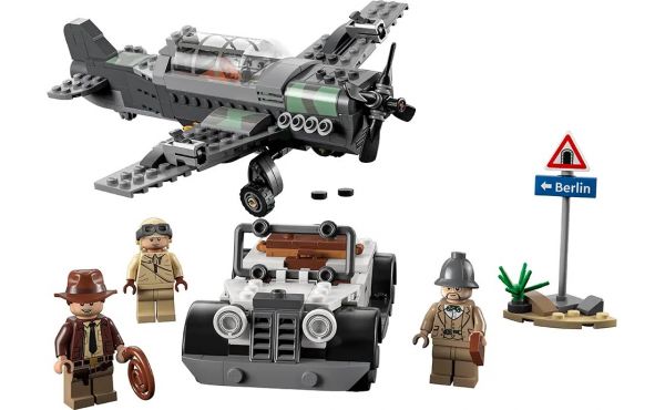 Блоковий конструктор LEGO Indiana Jones Переслідування на винищувачі (77012)