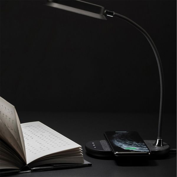 Лампа Momax Q.LED flex with Wireless Charging Black (QL5D)