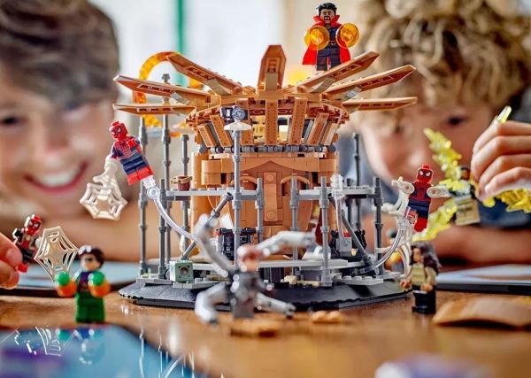 Блоковий конструктор LEGO Marvel Вирішальний бій Людини-Павука (76261)