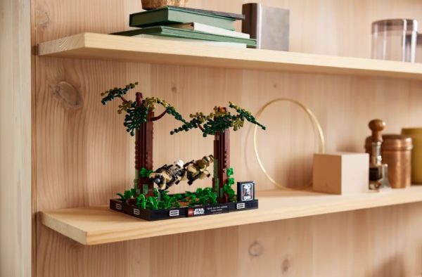 Блоковий конструктор LEGO Star Wars Діорама Погоня на спідері на Ендорі (75353)