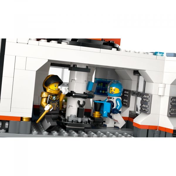 Блоковий конструктор LEGO City Космічна база й стартовий майданчик для ракети (60434)